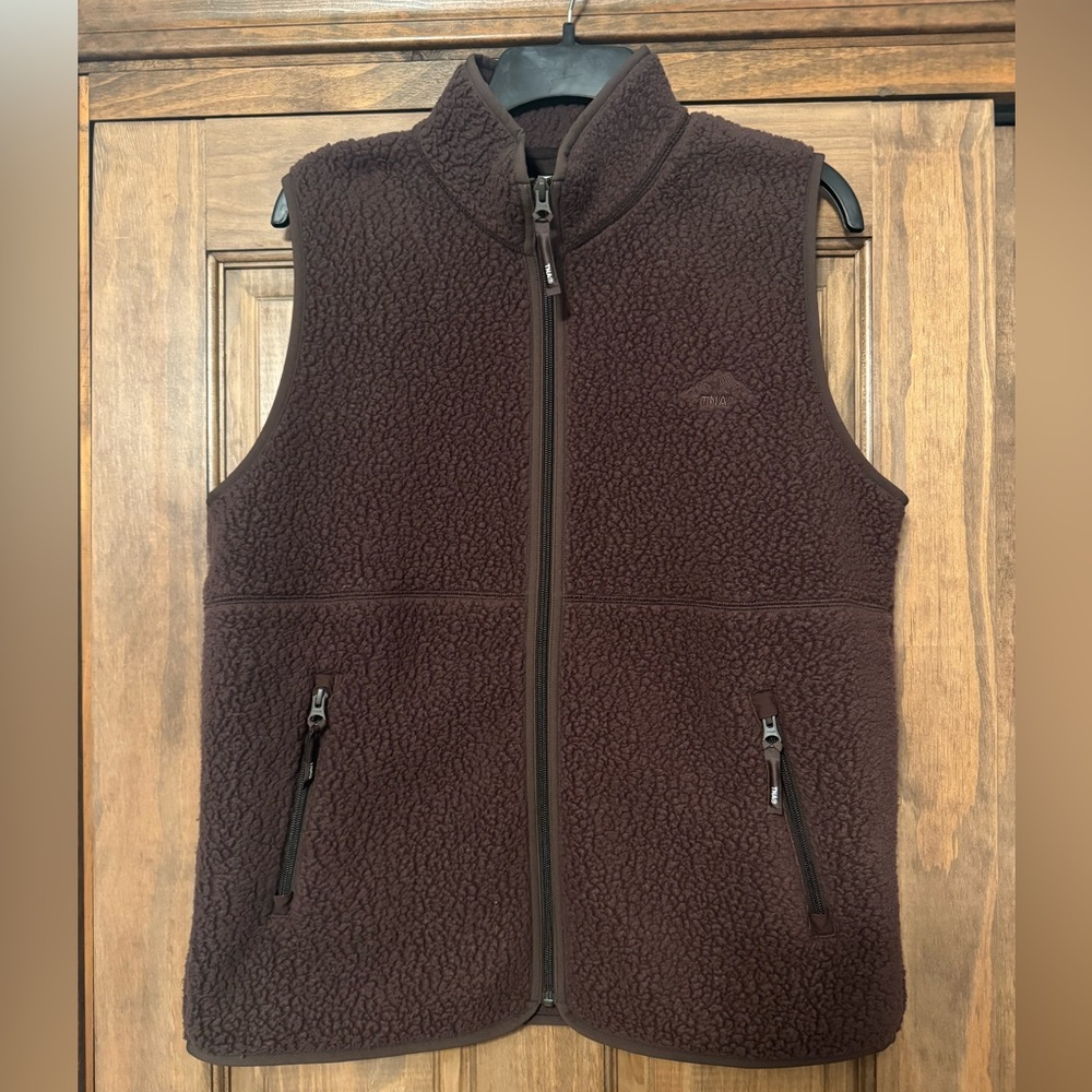 Aritzia Polartc Mockneck Vest